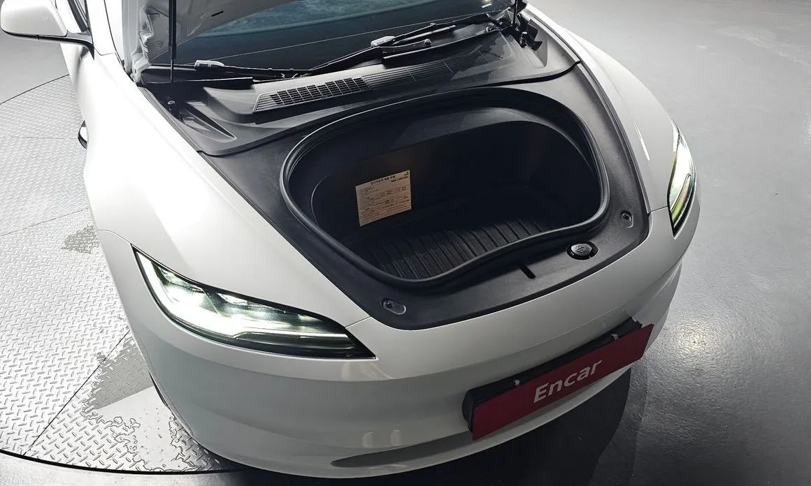 Tesla Model 3 — фото 8