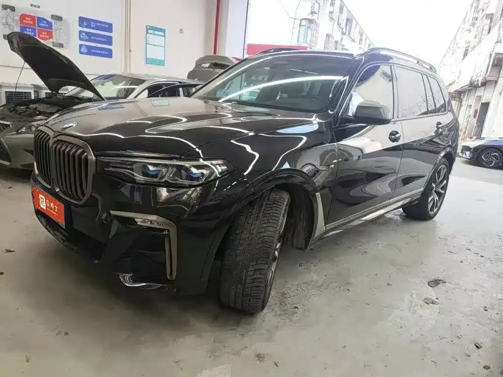 BMW X7 — фото 1