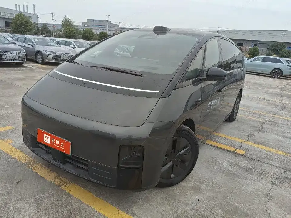Li Auto MEGA — фото 1