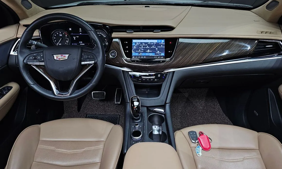 Cadillac XT6 — фото 10