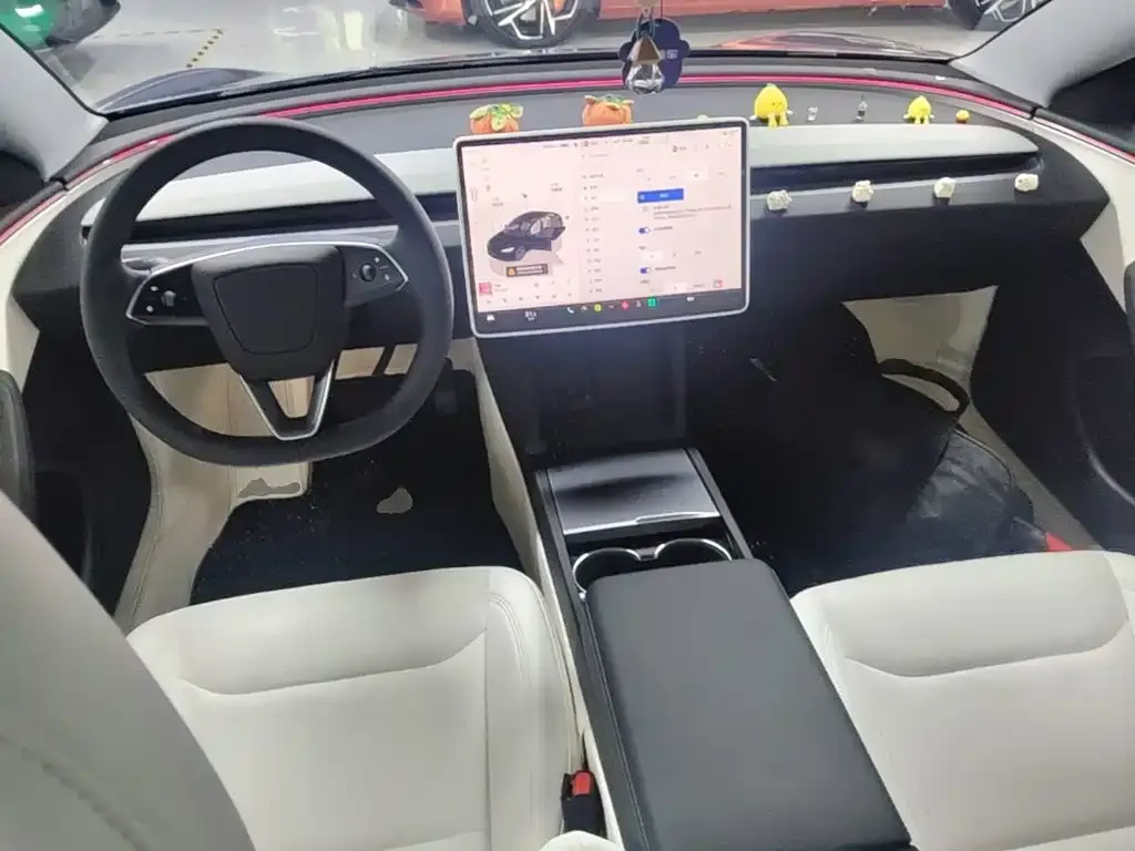 Tesla Model 3 — фото 10