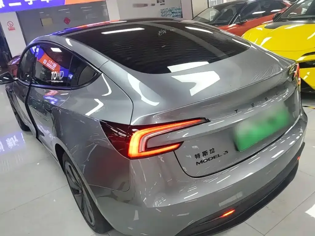 Tesla Model 3 — фото 4