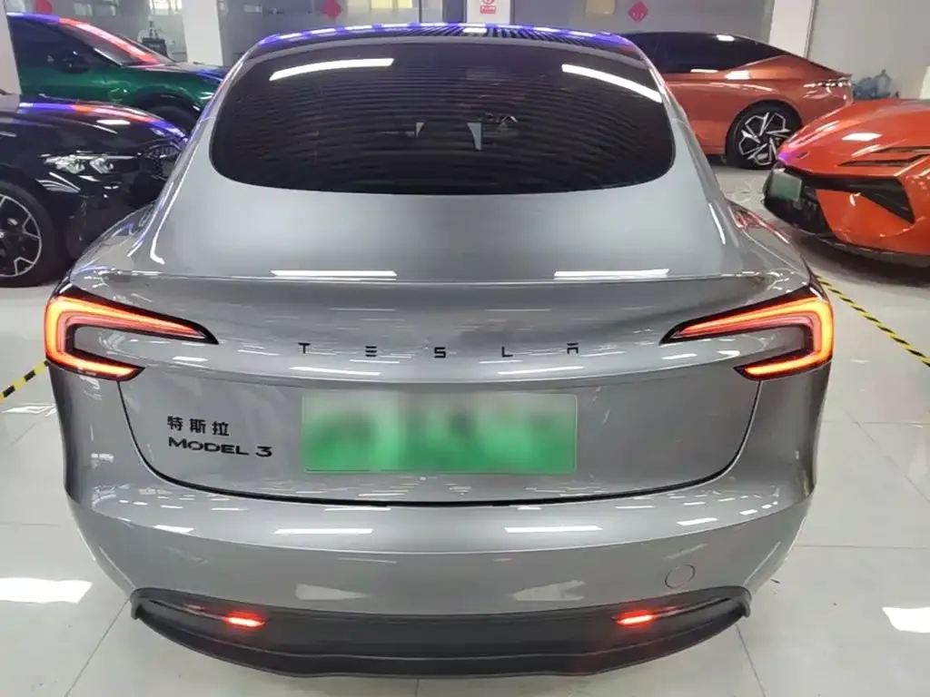 Tesla Model 3 — фото 6