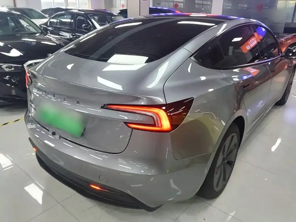 Tesla Model 3 — фото 5