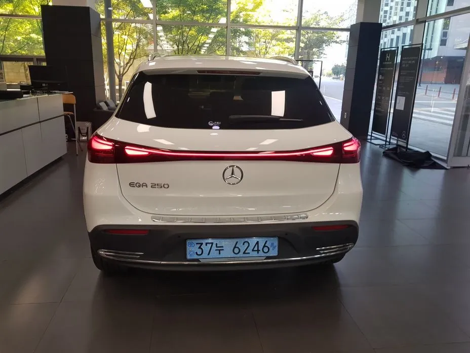 Mercedes-Benz EQA — фото 10
