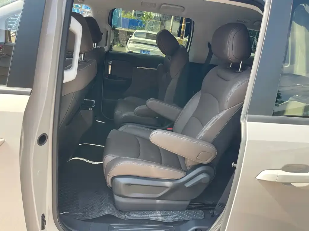 Wuling Starlight 730 New Energy — фото 4