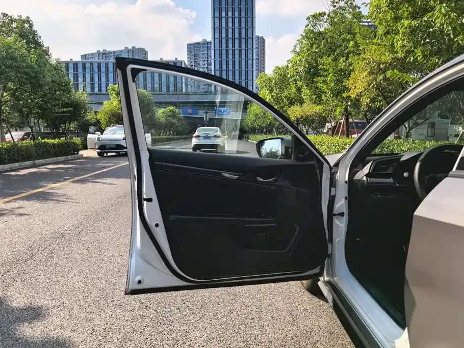 Honda Civic — фото 9