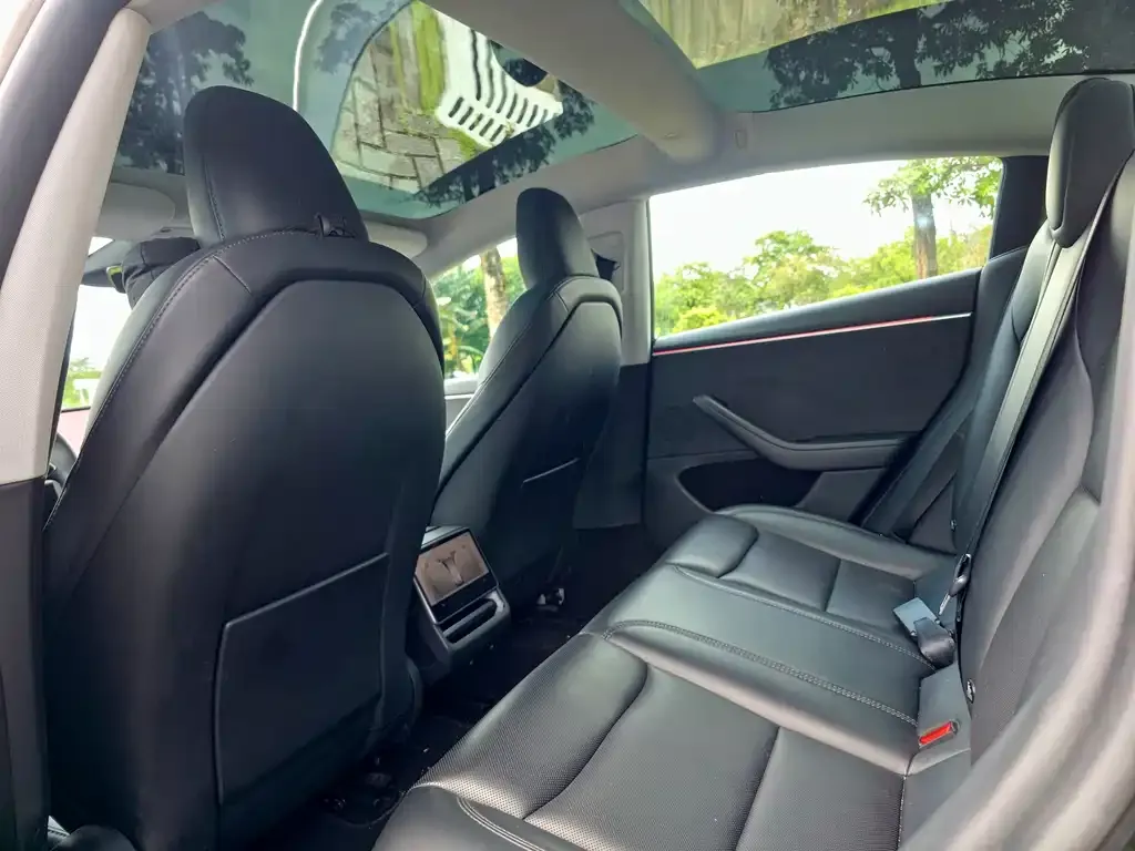 Tesla Model 3 — фото 4