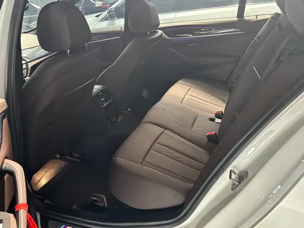 BMW 5 Series — фото 10