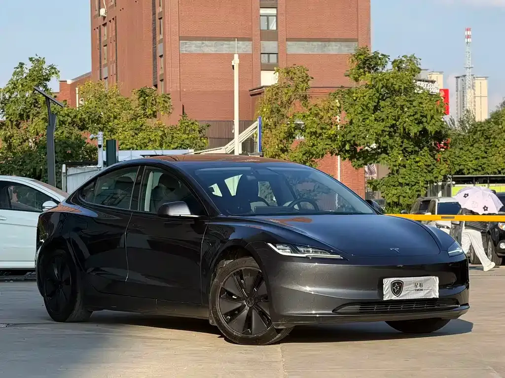 Tesla Model 3 — фото 3