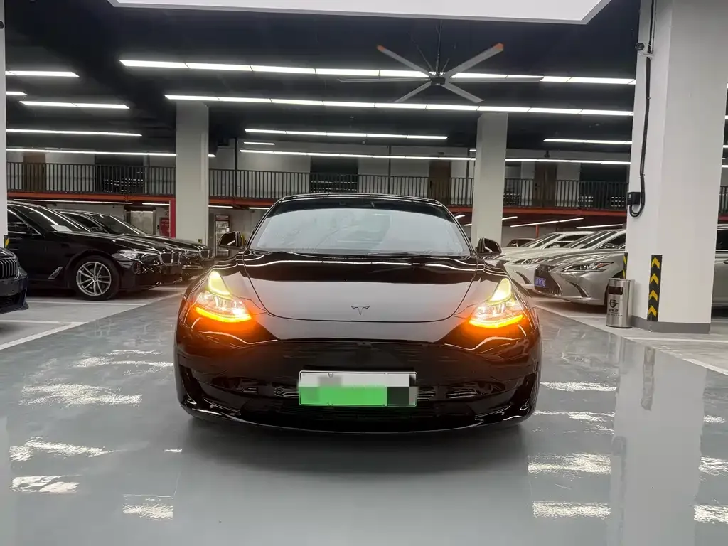Tesla Model 3 — фото 5