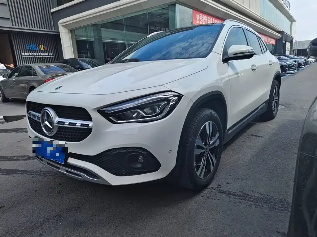 Mercedes-Benz GLA — фото 1