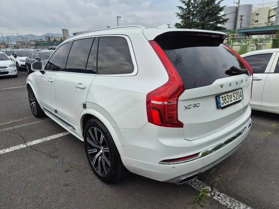 Volvo XC90 — фото 6