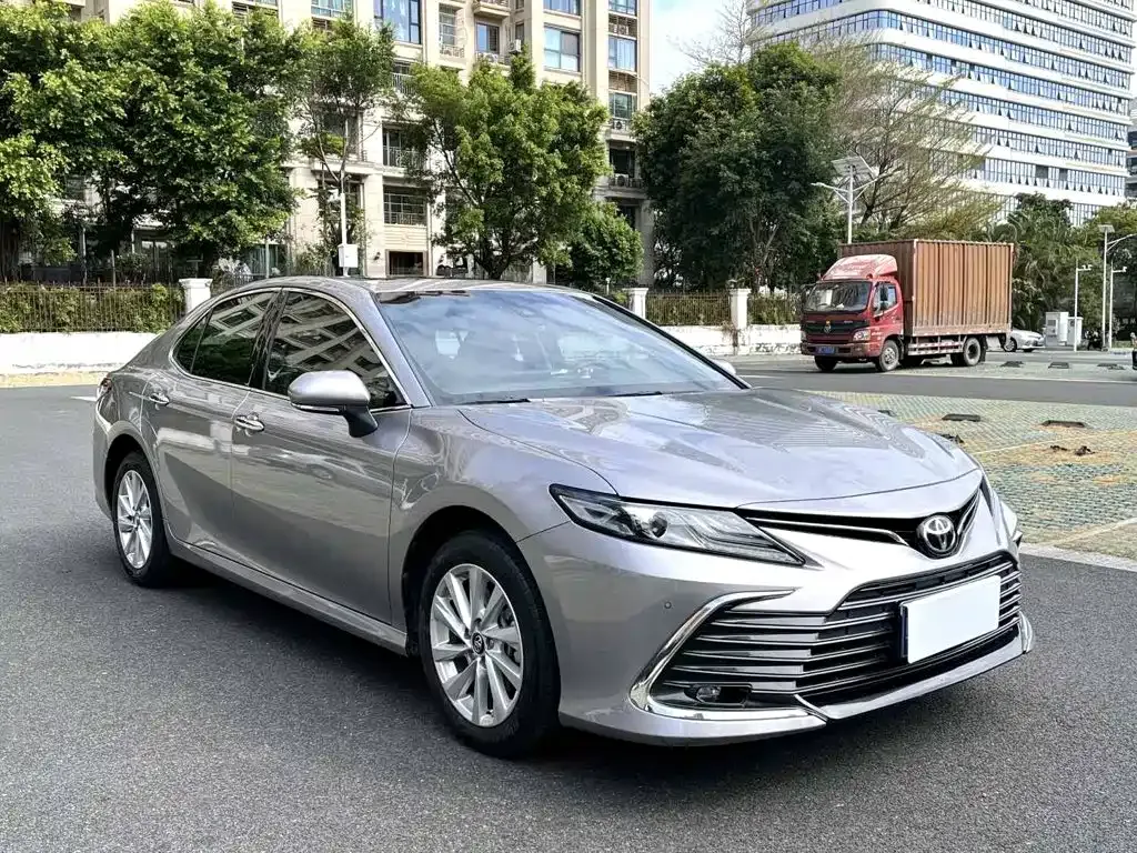 Toyota Camry — фото 7