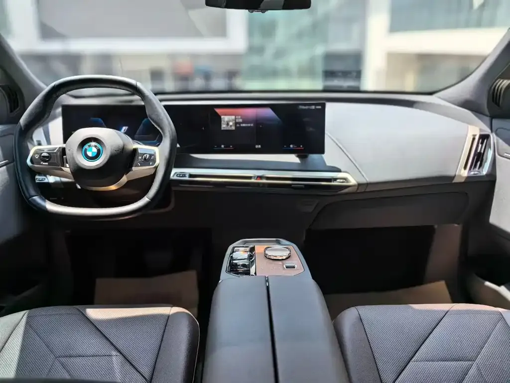 BMW iX — фото 5