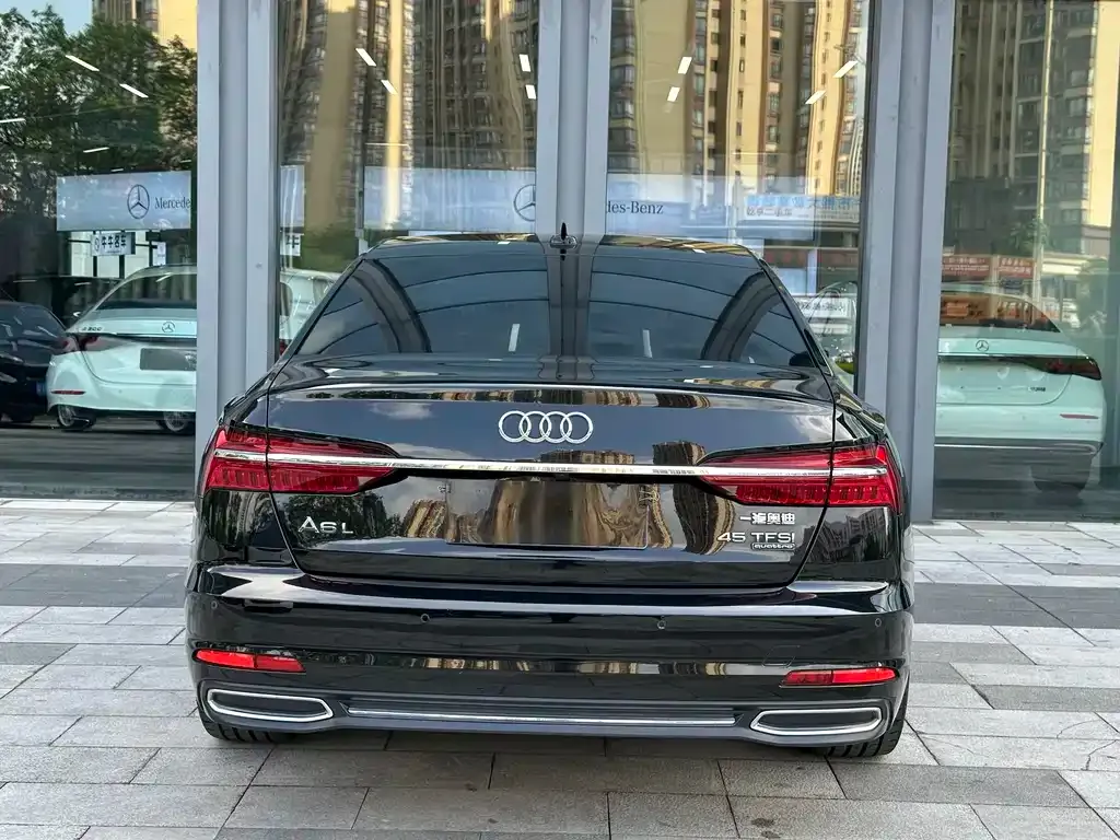 Audi A6L — фото 2