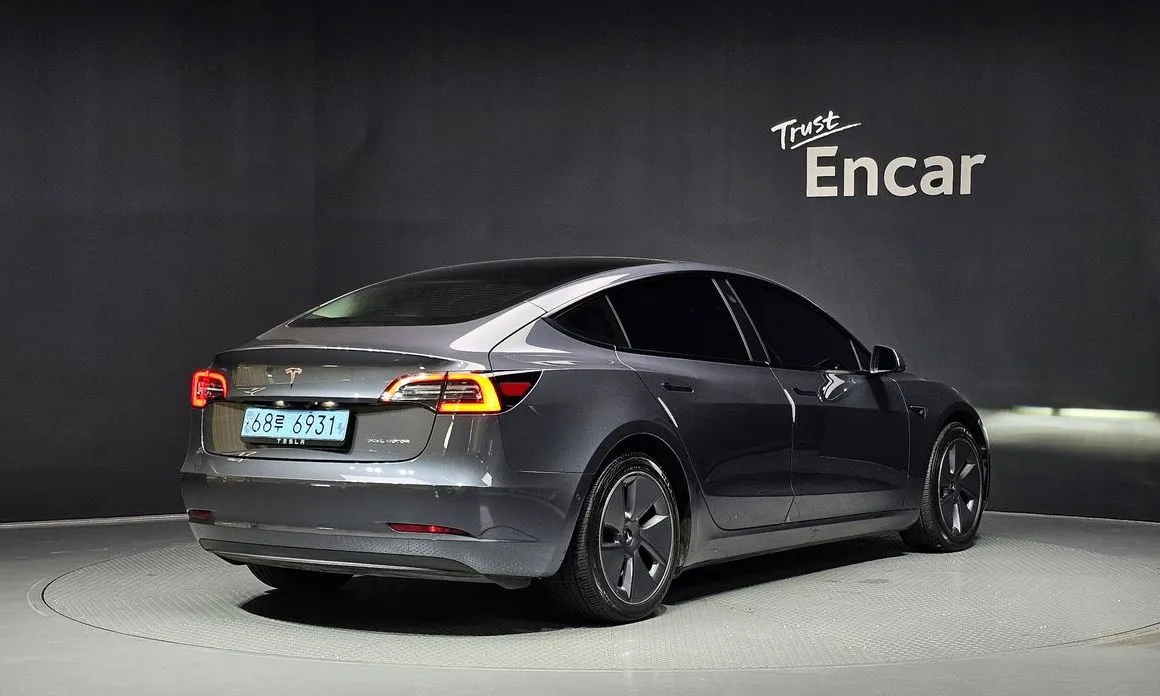 Tesla Model 3 — фото 2