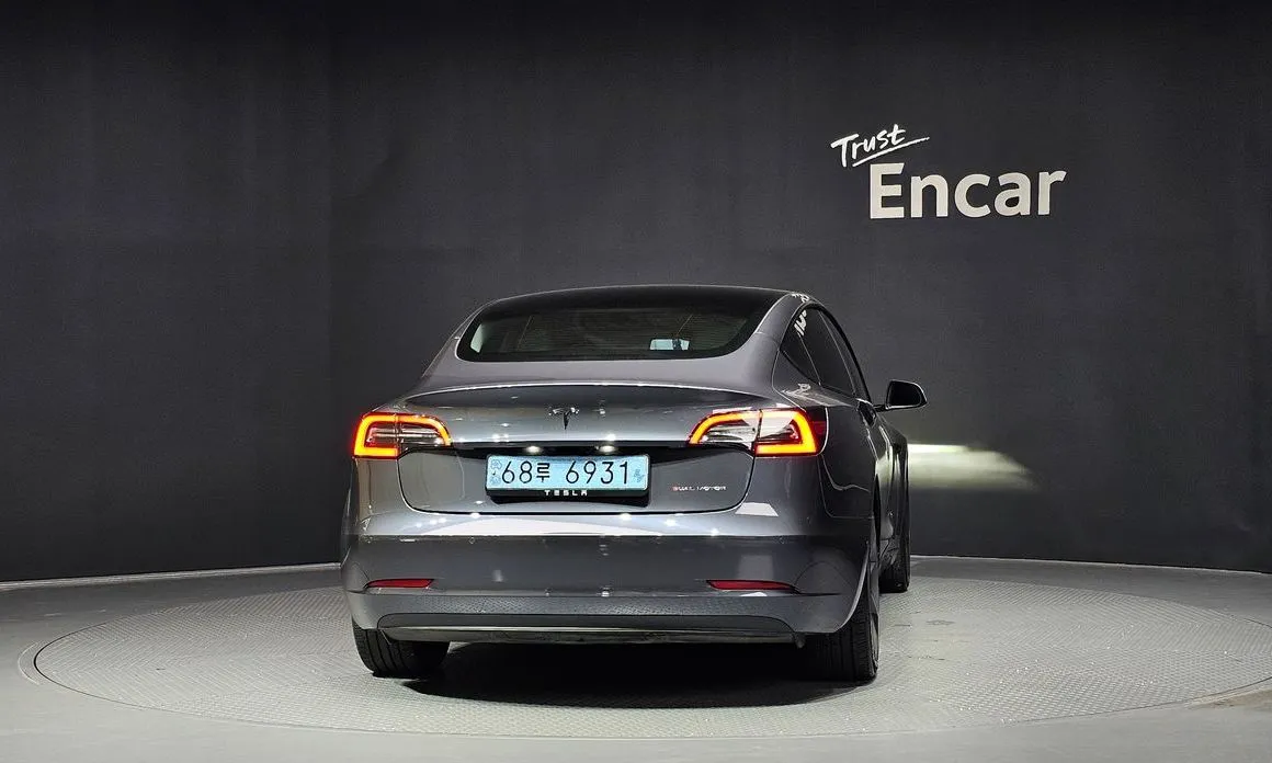 Tesla Model 3 — фото 10