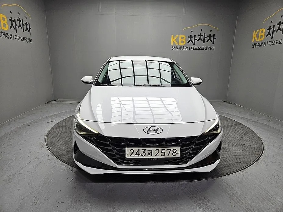 Hyundai AVANTE — фото 1