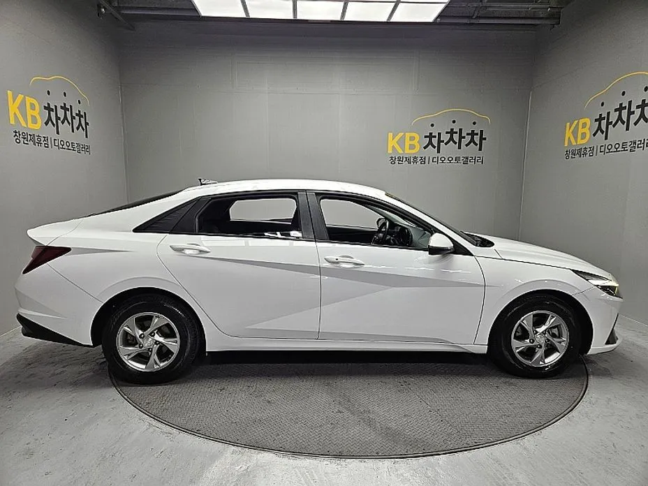Hyundai AVANTE — фото 3