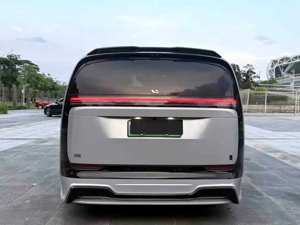 Li Auto MEGA — фото 6
