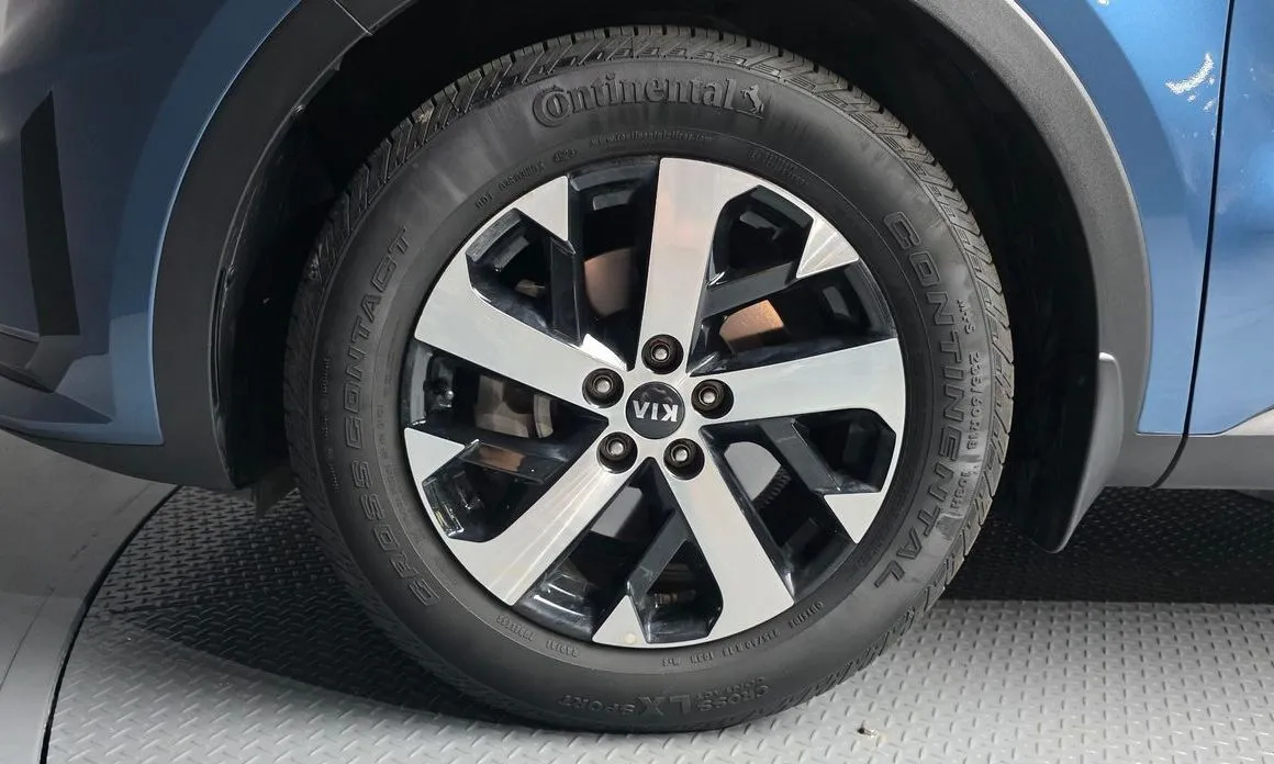 Kia Sorento — фото 7