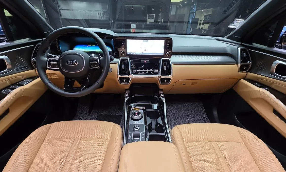 Kia Sorento — фото 10