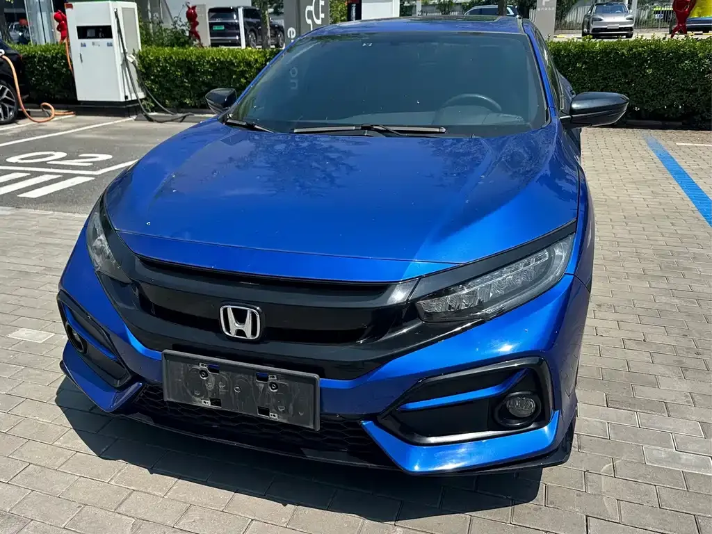 Honda Civic — фото 1