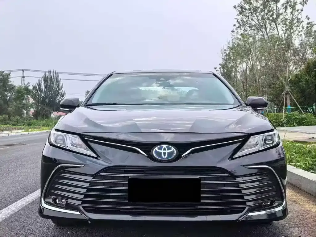 Toyota Camry — фото 3