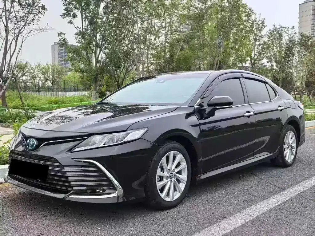Toyota Camry — фото 9