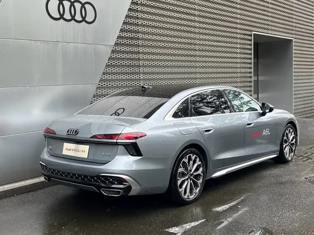 Audi A6L — фото 7