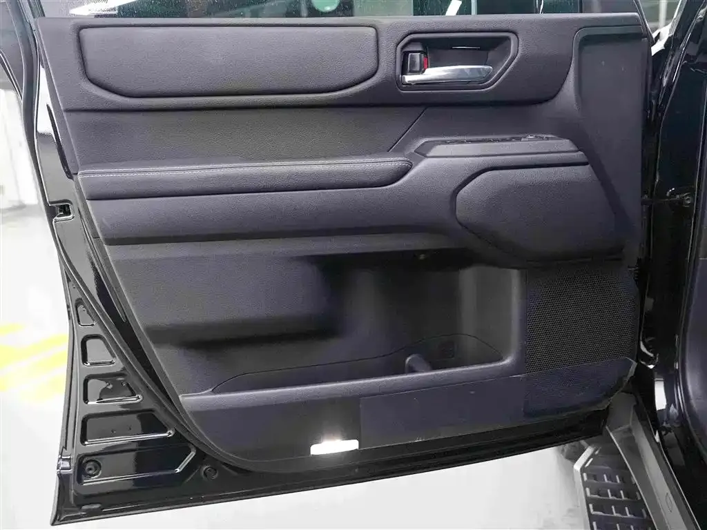 Toyota Prado — фото 10