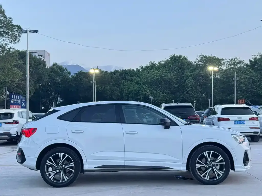 Audi Q3 Sportback — фото 8