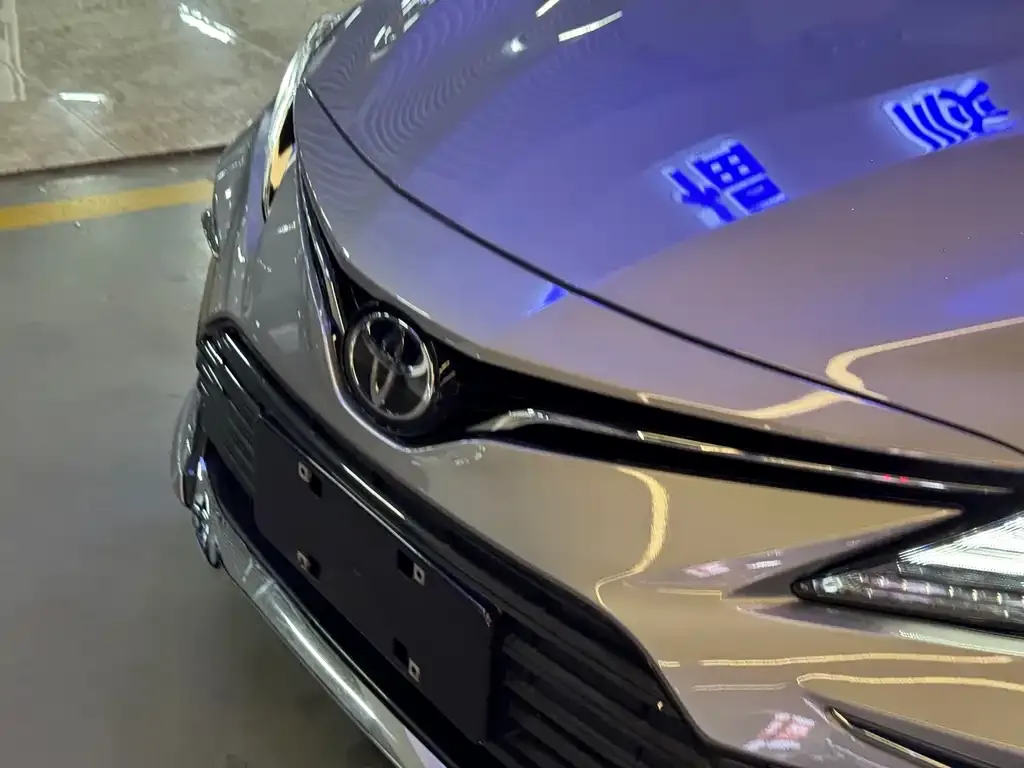 Toyota Camry — фото 7