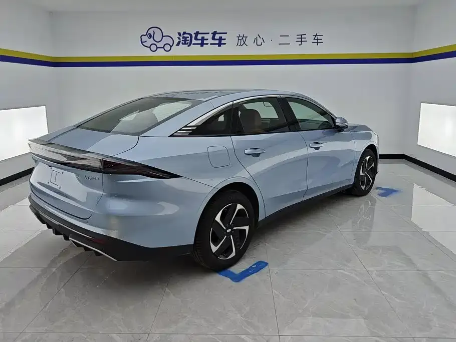 Geely Galaxy L6 — фото 3
