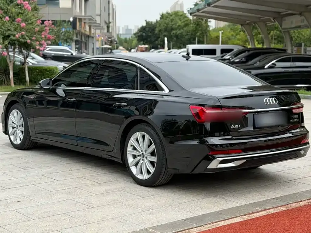 Audi A6L — фото 9