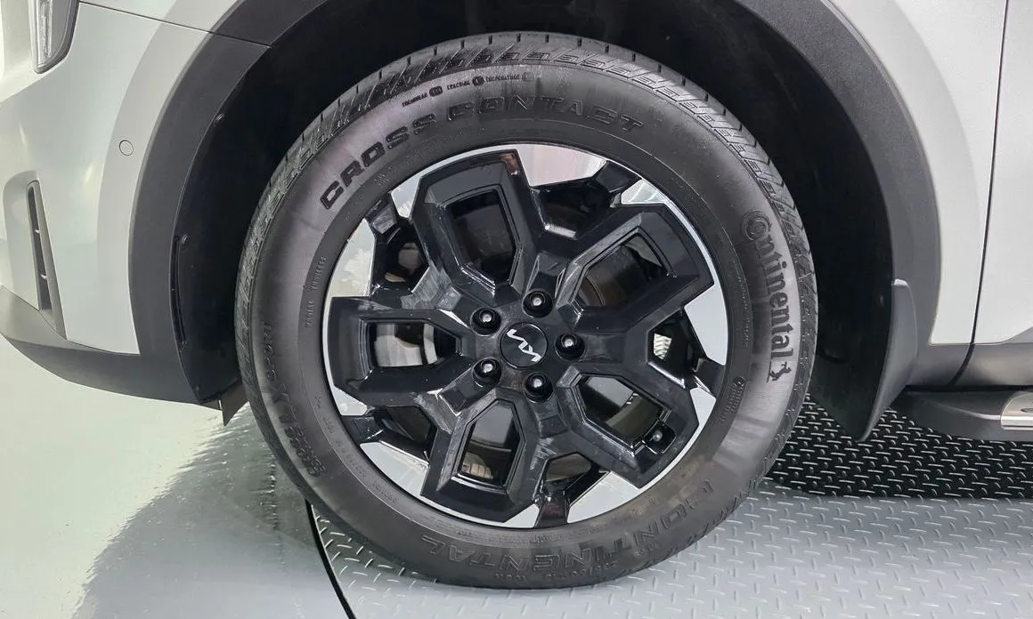 Kia Sorento — фото 8