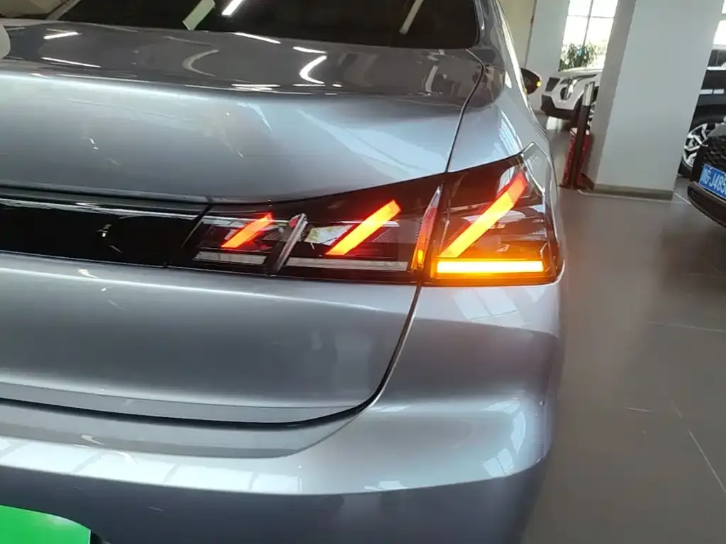 Peugeot 408 — фото 2