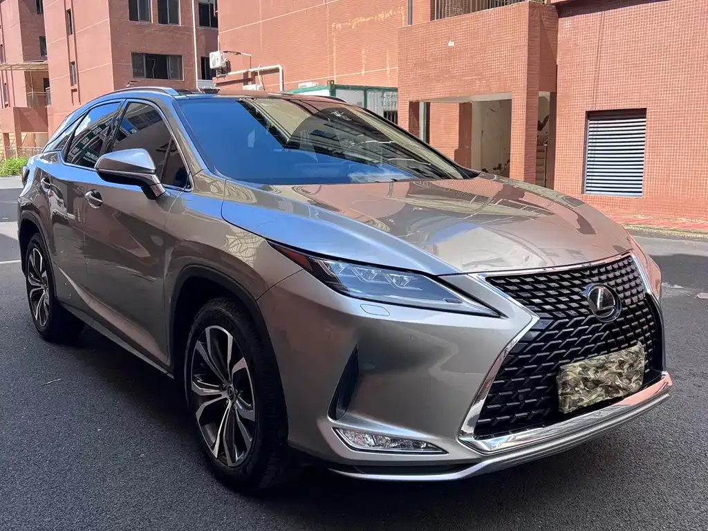 Lexus RX — фото 1