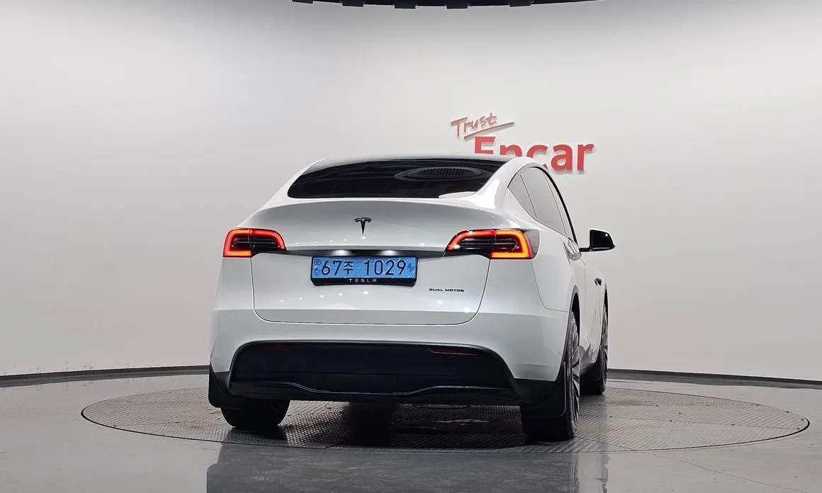Tesla Model Y — фото 2