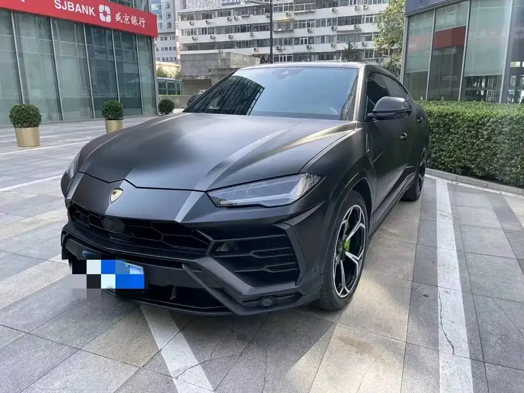 Lamborghini Urus — фото 1