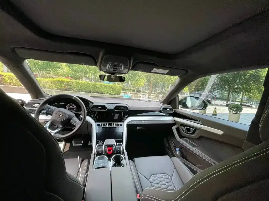 Lamborghini Urus — фото 6
