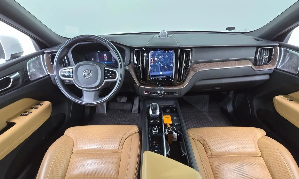 Volvo XC60 — фото 4