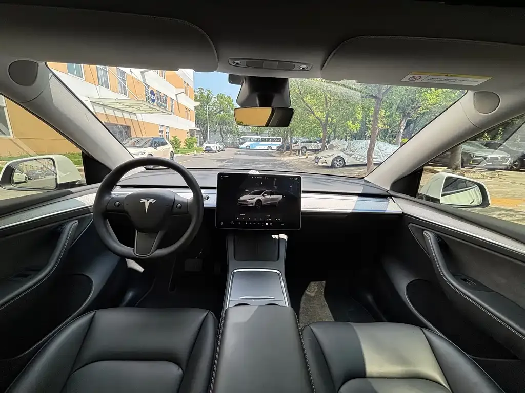 Tesla Model Y — фото 4