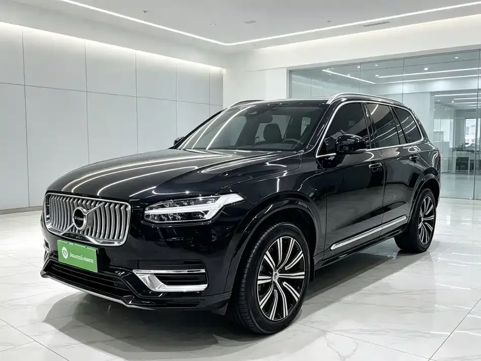 Volvo XC90 — фото 1