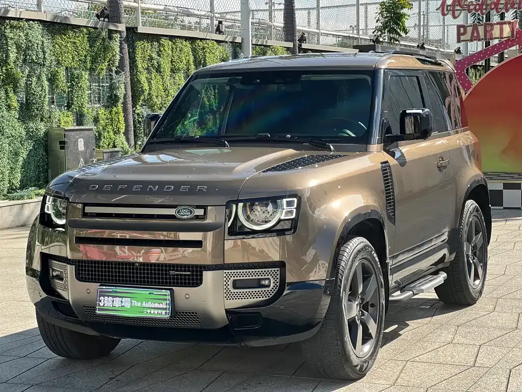 Land Rover Defender — фото 1