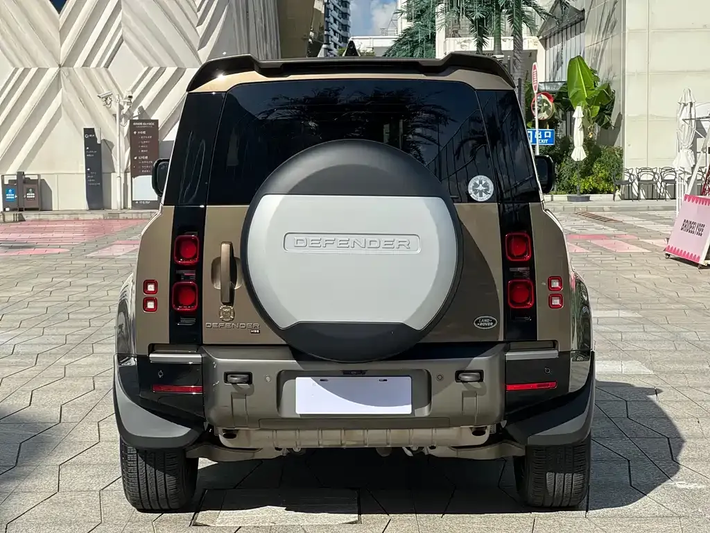 Land Rover Defender — фото 3