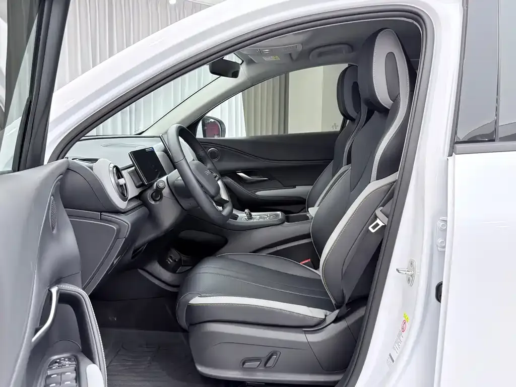 BYD Seal 05 DM-i — фото 3