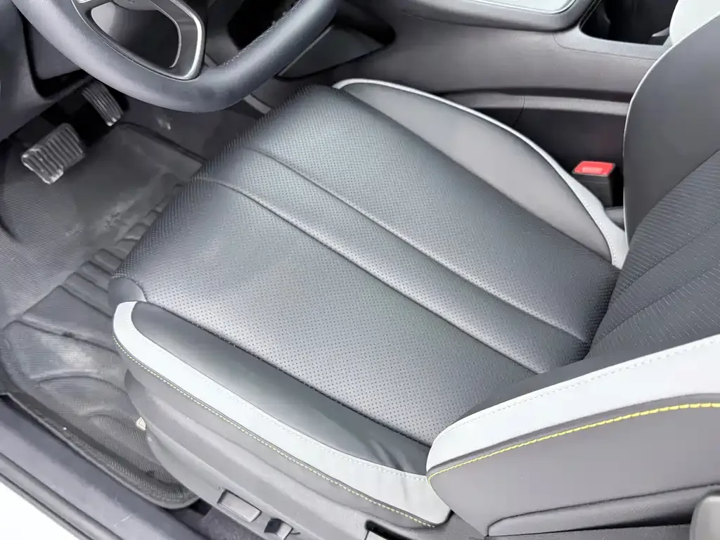 BYD Seal 05 DM-i — фото 10