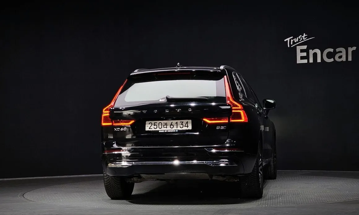 Volvo XC60 — фото 2